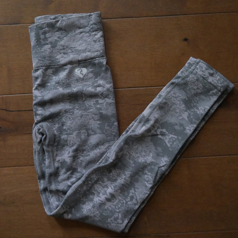 Women’s best Camo leggings
